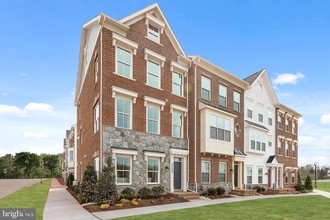 5136 Ridgeview Retreat Drive, Chantilly, VA, 20151