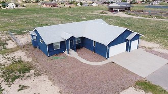 575 E Fredonia Dr, Pueblo, CO, 81007