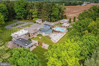 1100 Keyes Ferry Rd, Charles Town, WV, 25414
